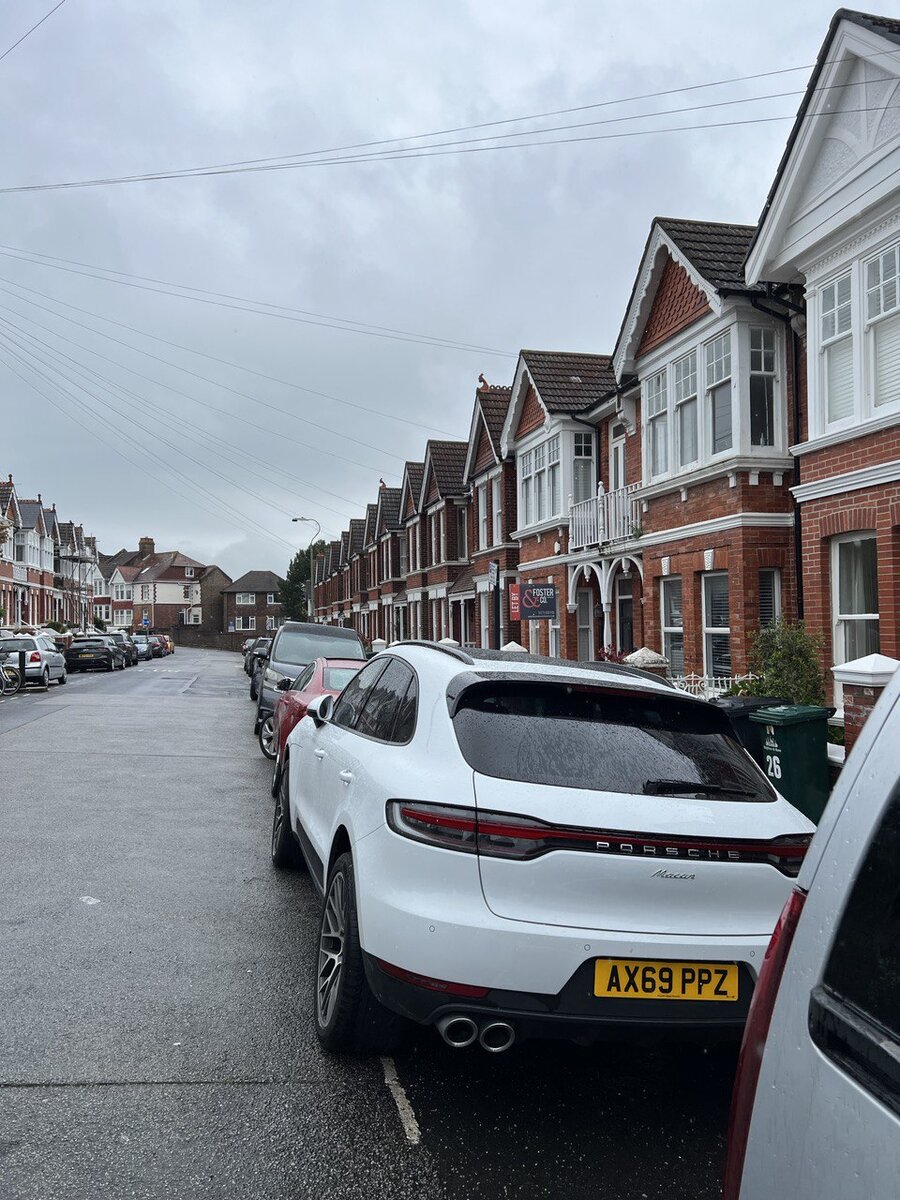 Домики около Дайк-роуд парка. Брайтон. Южная Англия. Личные фото