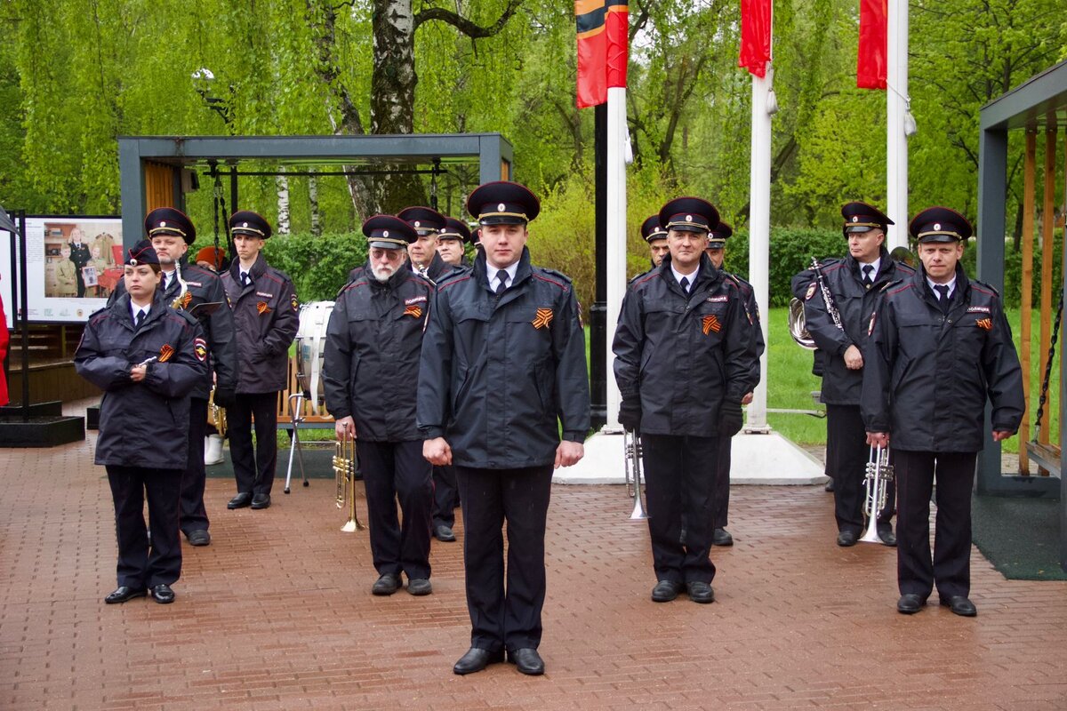 На северо-востоке Москвы торжественно открылась фотовыставка «Мы помним, мы  гордимся», подготовленная полицейскими | УВД по СВАО ГУ МВД России по  городу Москве | Дзен