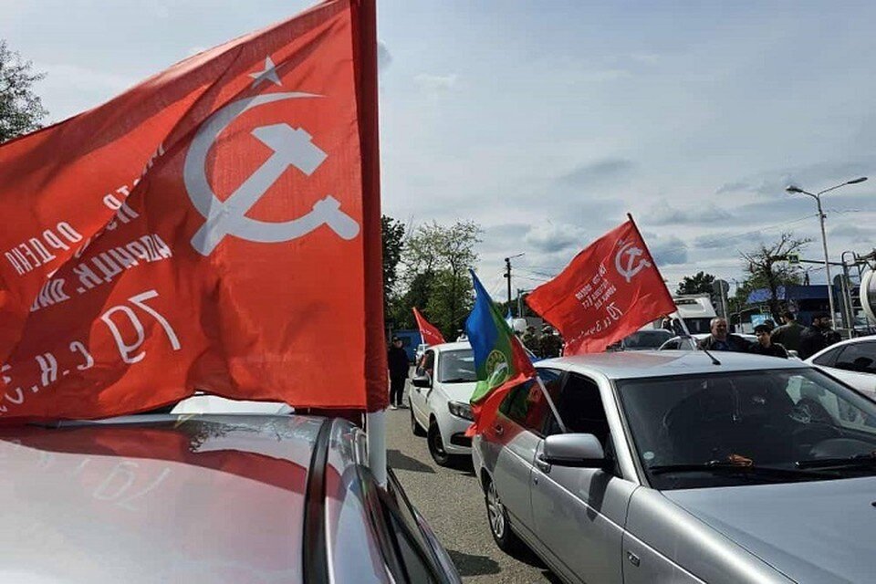    Автоколонны со Знаменем Победы приехали в Пятигорск. Фото: глава города Дмитрий Ворошилов