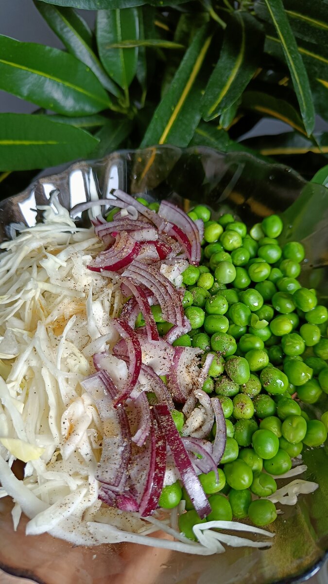 Ещё можно добавить огурчик для сочности.