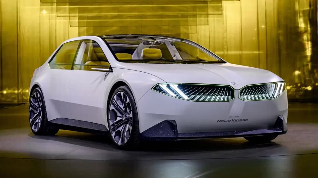 Одной из первых двух моделей следующего поколения электромобилей BMW, получивших название «Neue Klasse» в честь автомобилей, которые положили начало росту компании в шестидесятые годы, станет «Sports