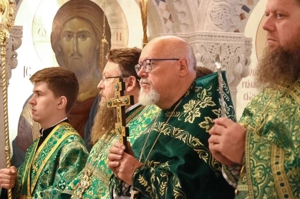    Протоиерей Игорь Шестаков (второй справа).