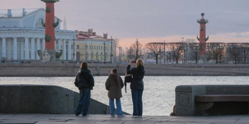    Алёна Бобрович.