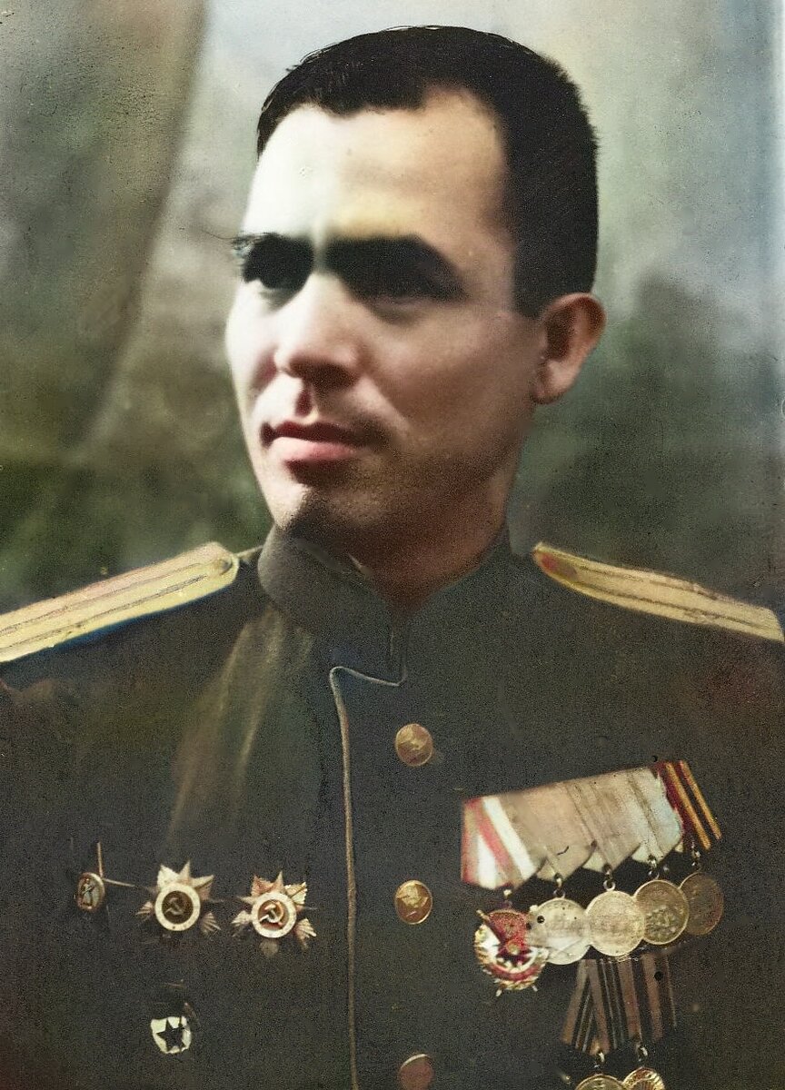 1050-се уҡсы полкы командиры подполковник Исхаҡ Ғүмәров.