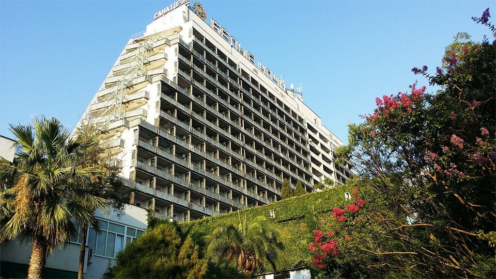 Четвёртое место - Заброшенный курорт "Дагомыс", Сочи - популярный курорт в прошлом, но заброшенный из-за конкуренции с другими местами.