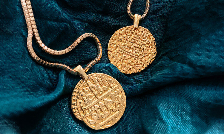 Подвески из коллекции İrs: sikkələr. Монеты Эриванского и Нахчыванского ханств. Фото: Tilsim