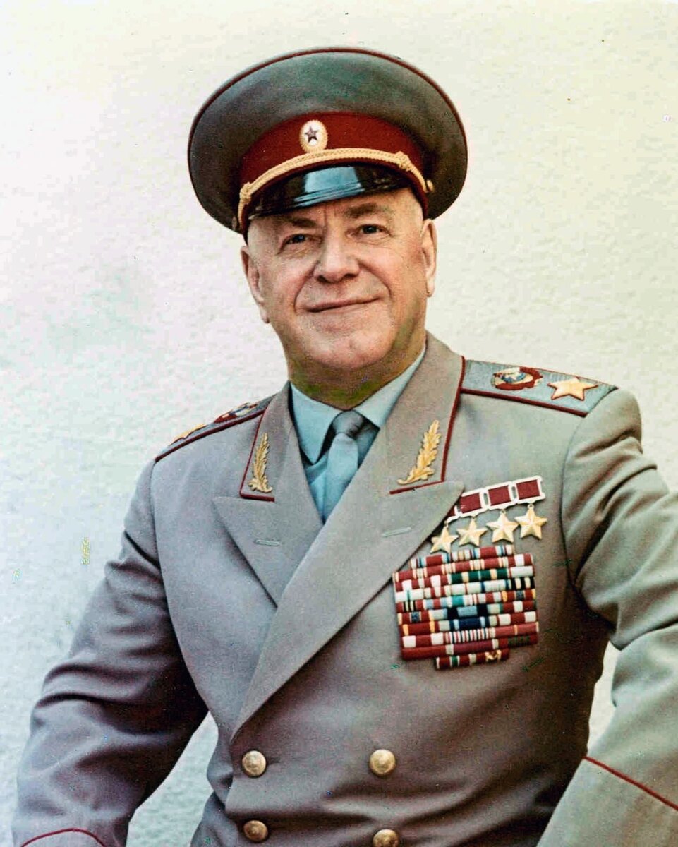  «Если бы в германской армии был хотя бы 
 один такой генерал, как Жуков, Германия 
давно бы завоевала мировое господство».-2