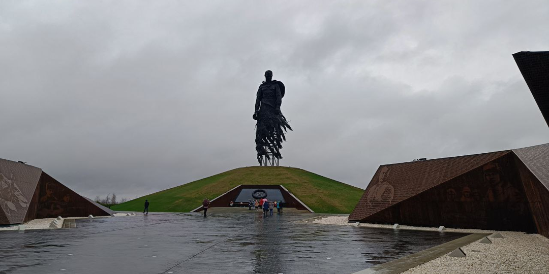 Он убит подо Ржевом