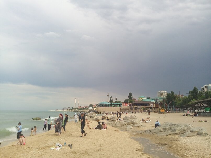 Пляж в Махачкале