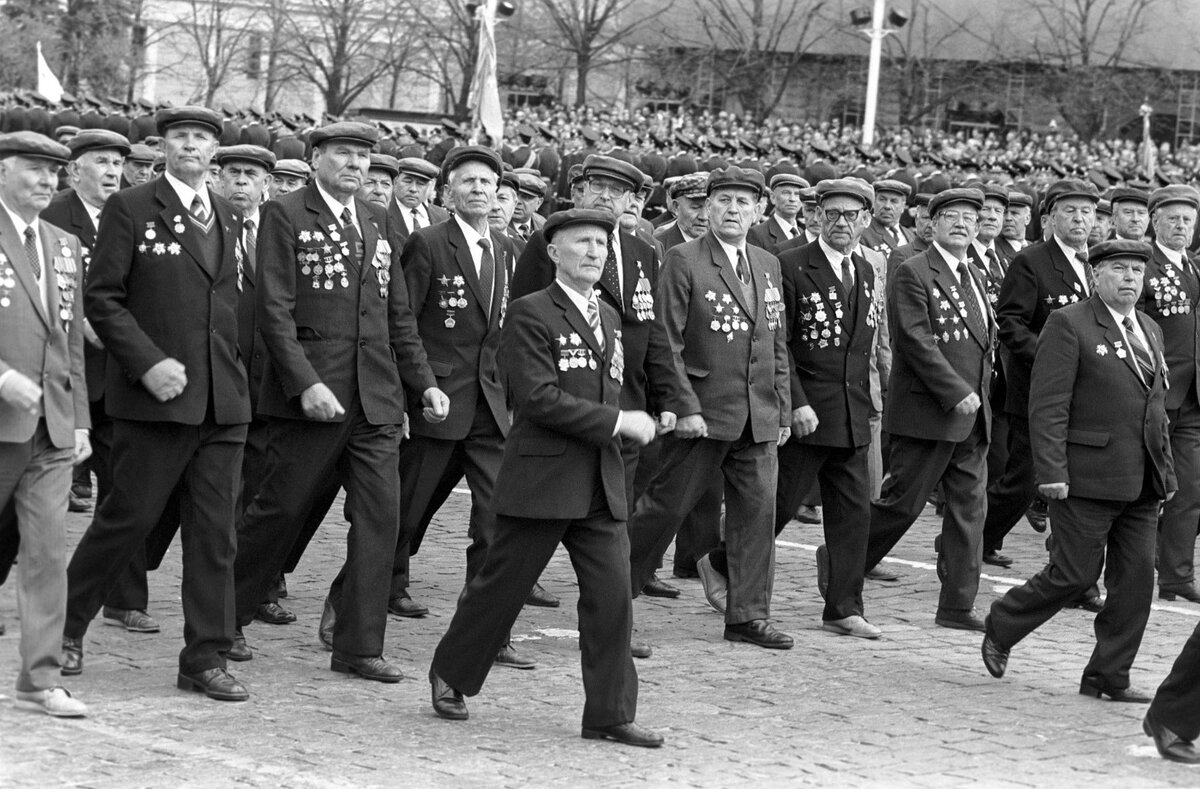 Парад Победы 1985 года.