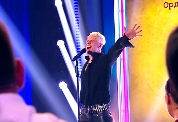 Кадр из видео. "Чёрный ворон" - SHAMAN