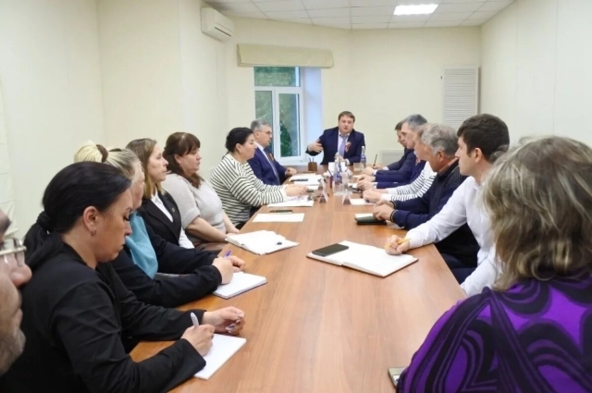    Глава Ульяновска встретился с жильцами треснувшего дома на Доватора