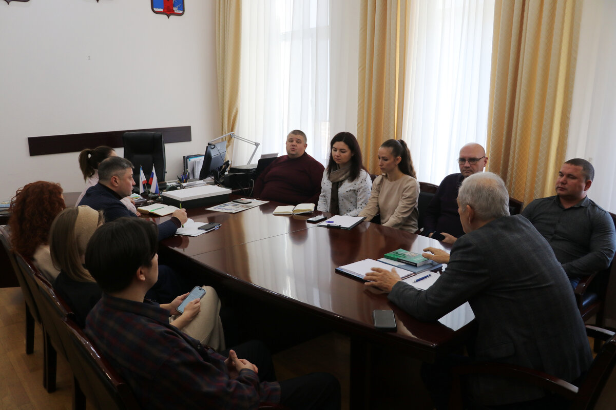Рабочая встреча в администрации Феодосии с представителями ООО "Сауф-Групп". Ноябрь, 2023