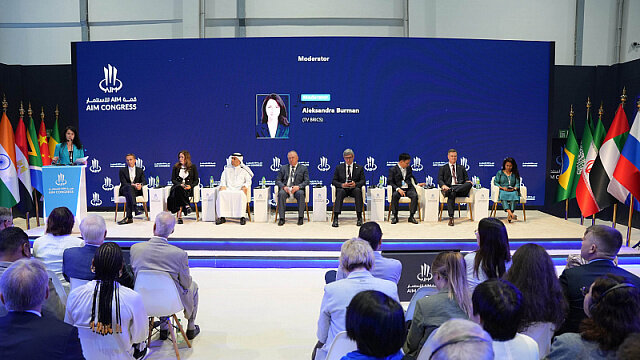 Для участия в Ежегодном инвестиционном конгрессе (AIM Конгресс 2024), который проходит 7 по 9 мая 2024 года, в Абу-Даби (ОАЭ) приехали более 100 министров, мэров городов и управляющих центральных...