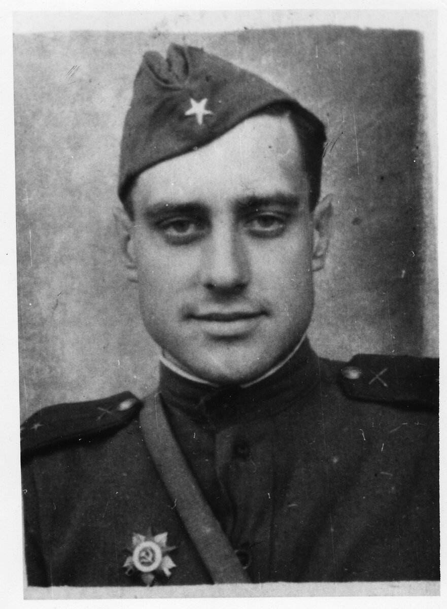 Костенецкий Владимир Андреевич. 1944 г. Снимок из семейного архива Костенецких.