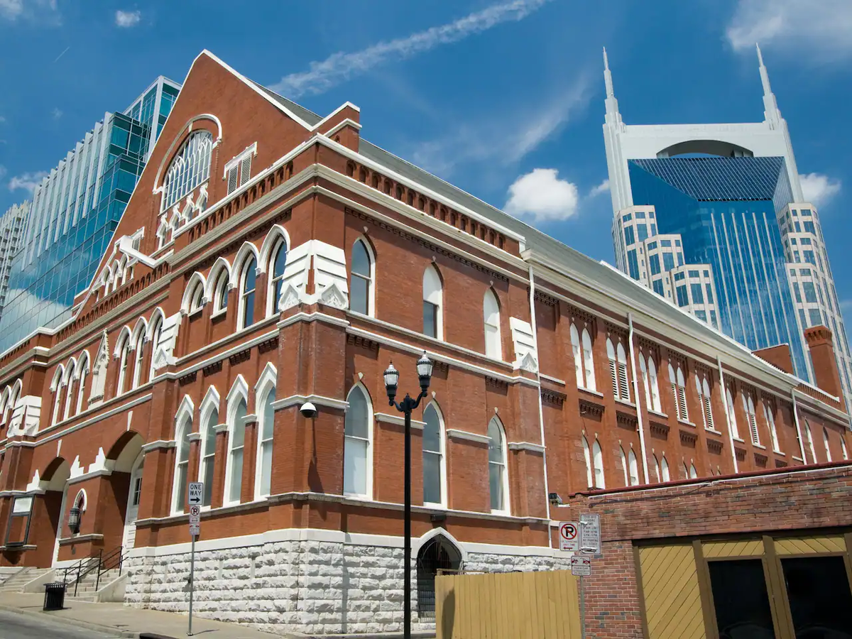 Вот так выглядит это место, где был записан лучший живой альбом в истории антропогенеза.