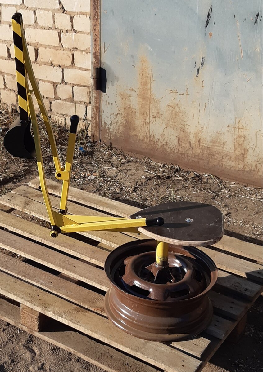 Вот такой весёлый копатель 😊