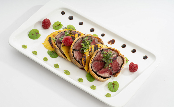 Мозаика из нежной говядины в воздушном омлете - shop.m-catering.ru