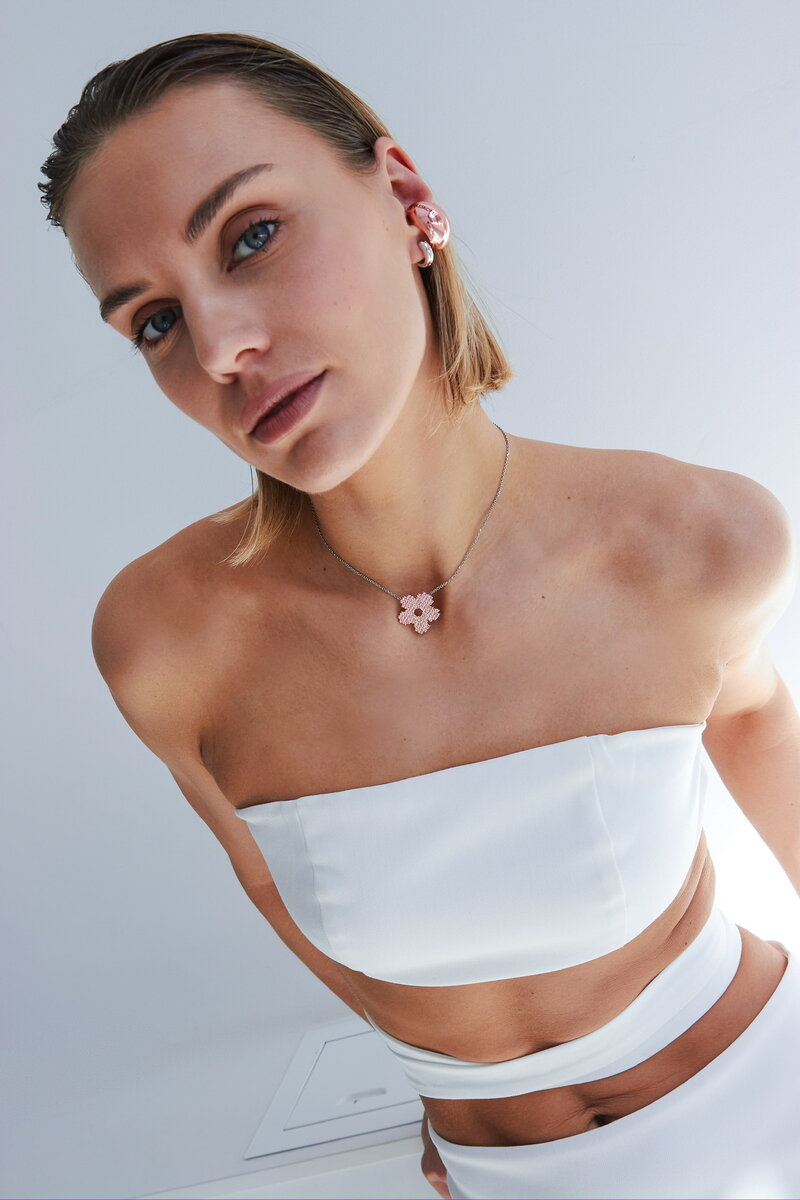 Серебряное колье «Вышивка» pink