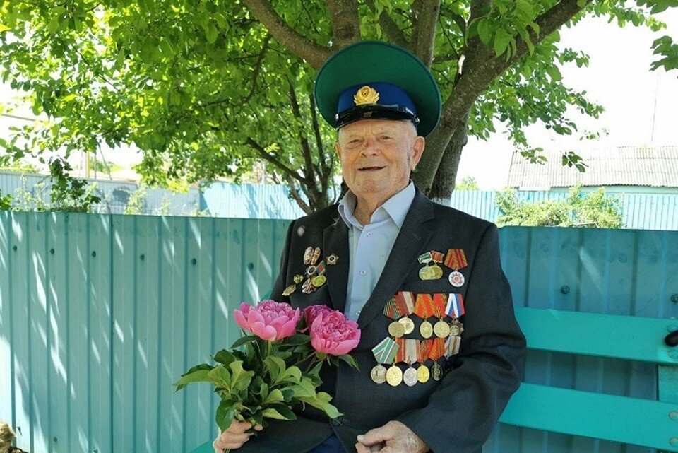    В свои 97 ветеран не теряет бодрости духа. Фото: пресс-служба администрации Тимашевского района
