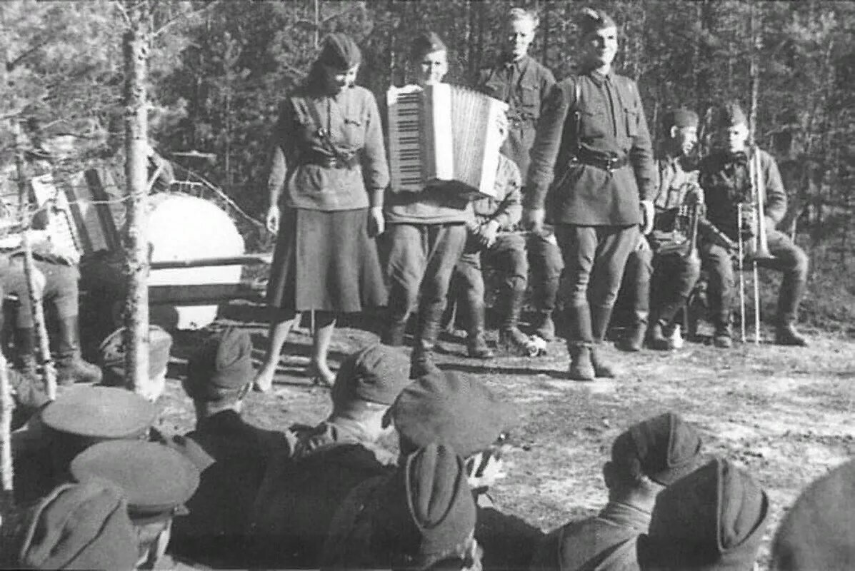 Фронтовые концертные бригады 