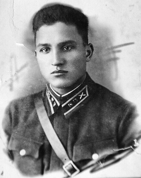 В моей семье, как и в каждой семье в нашей стране, тоже есть участник Великой отечественной войны - мой дедушка Павел Павлович Шевцов, папа моей Тамары Павловны.
