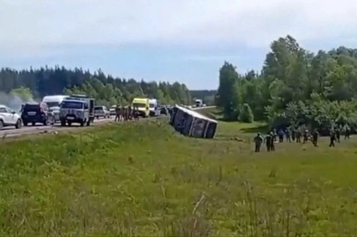    Автобус с 32 военнослужащими из Башкирии попал в ДТП и опрокинулся
