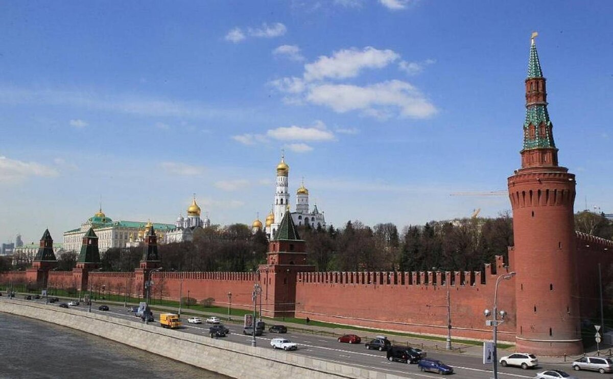    Владимир Путин поздравил Главу Башкортостана с Днем Победы