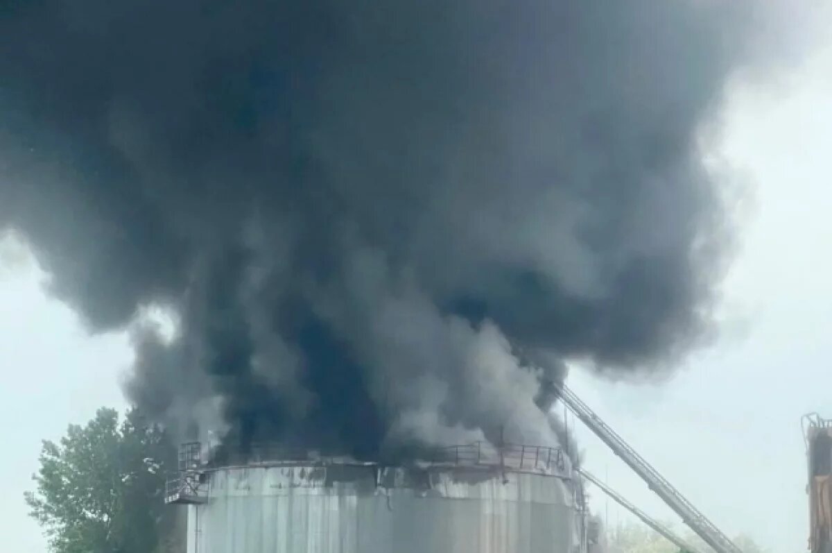    В ночь на 9 мая несколько БПЛА ВСУ атаковали нефтебазу под Анапой