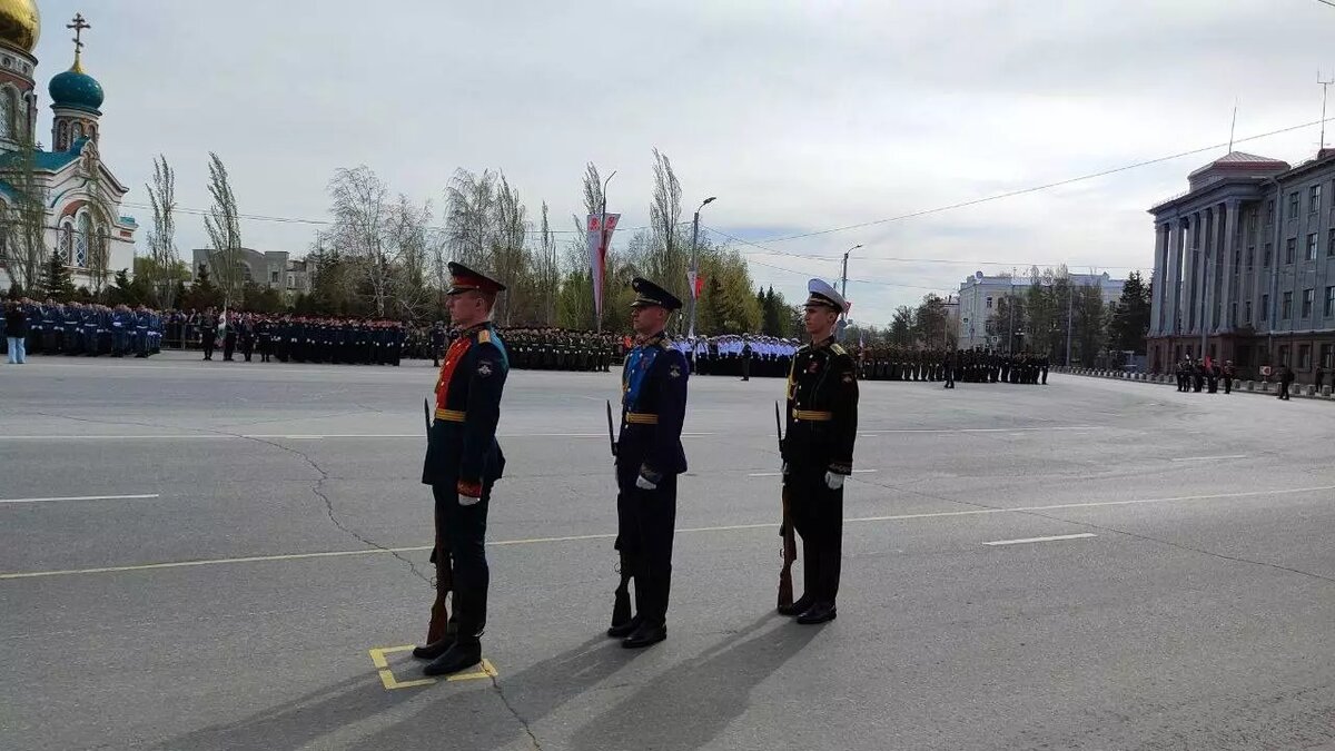 Это радость со слезами на глазах. В Омске прошел Парад Победы | gorod55.ru  | Дзен