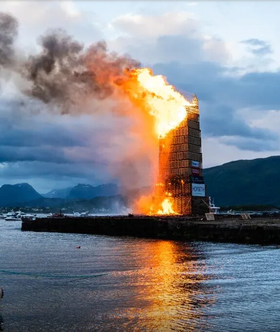 Самый высокий в мире костёр 2016