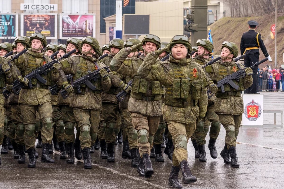    Опубликованы фотографии парада Победы-2024 в столице Камчатки