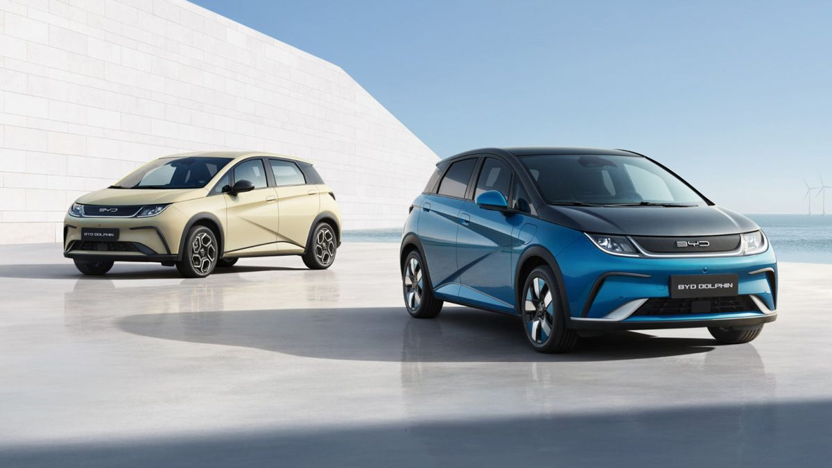 Byd dolphin 2023. Byd 2012. Byd tang 2015. Byd седан 2022. Машины гибриды китайские марки.