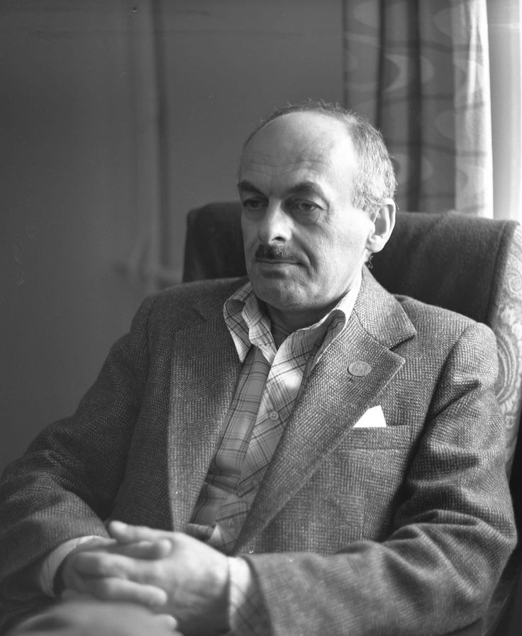 Булат Окуджава - Пока Земля еще вертится - 100 лет | Музыкальный повод ...