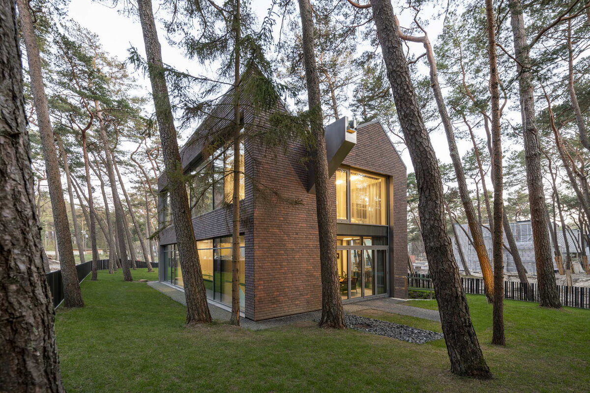 Представляем вам уникальную коллекцию частной архитектуры Прибалтики. В ней собраны лучшие примеры частных домов и интерьеров из Латвии, Литвы и Эстонии.