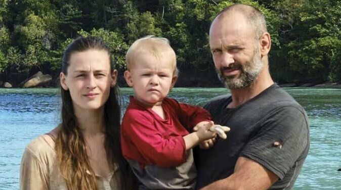  Эд Стаффорд, его супруга Лаура и сын Ран