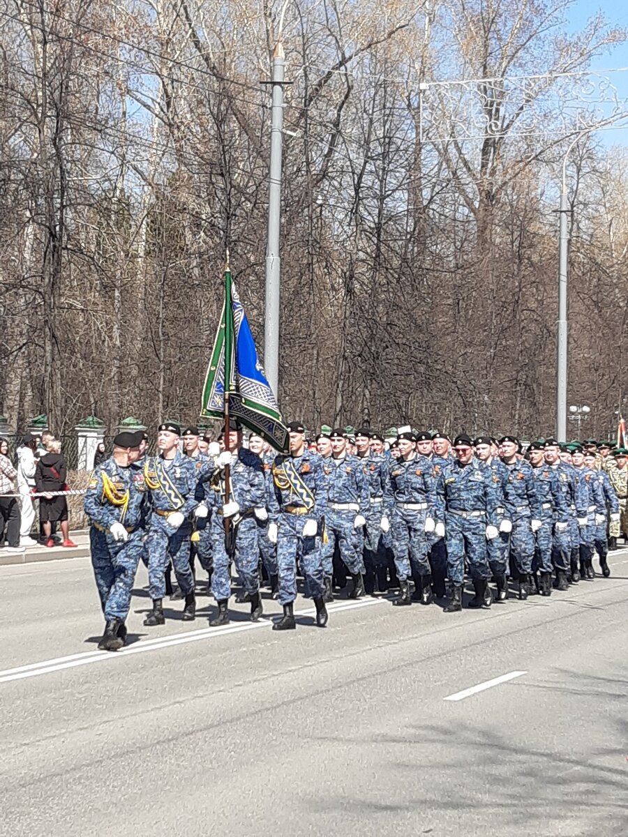 Парад Победы в Томске. 9 мая 2024. Фоторепортаж | Символы воинской доблести  | Дзен