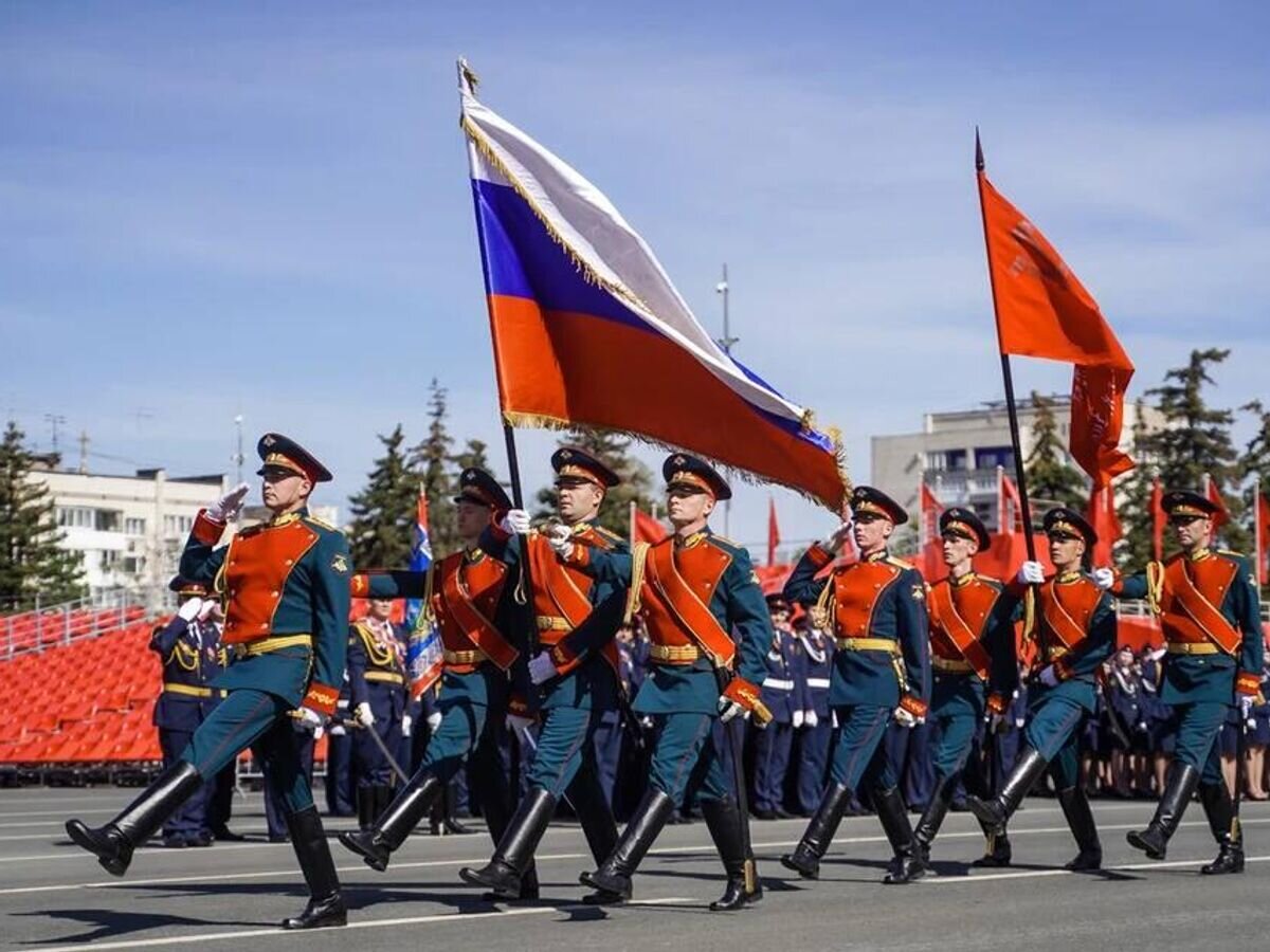    Военнослужащие на параде Победы в Самаре © Фото : пресс-служба правительства Самарской области