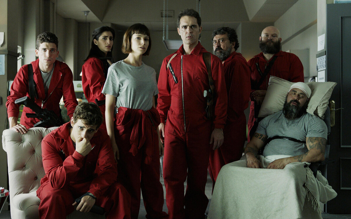 2017 год. 9 серий по 40 минут. КиноПоиск: 8.2. KinoOrel - 99/100. Триллер, драма, детектив. Режиссёр: Испанские Режиссёры. В ролях: Профессор, Токио, Рио, Денвер, Берлин, Москва, Хельсинки, Осло, Найроби.