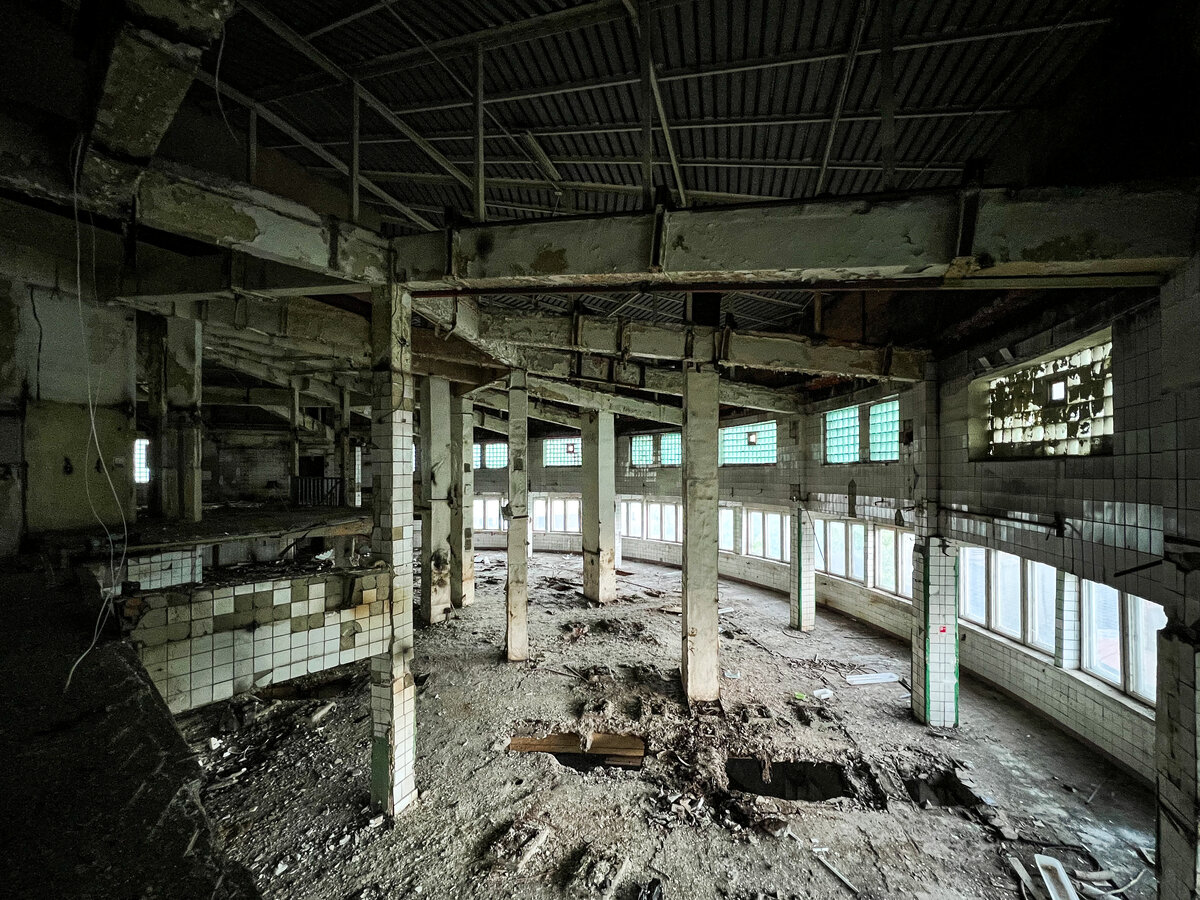 Внутри главного корпуса хлебозавода-автомата. Фото автора. Листайте галерею.