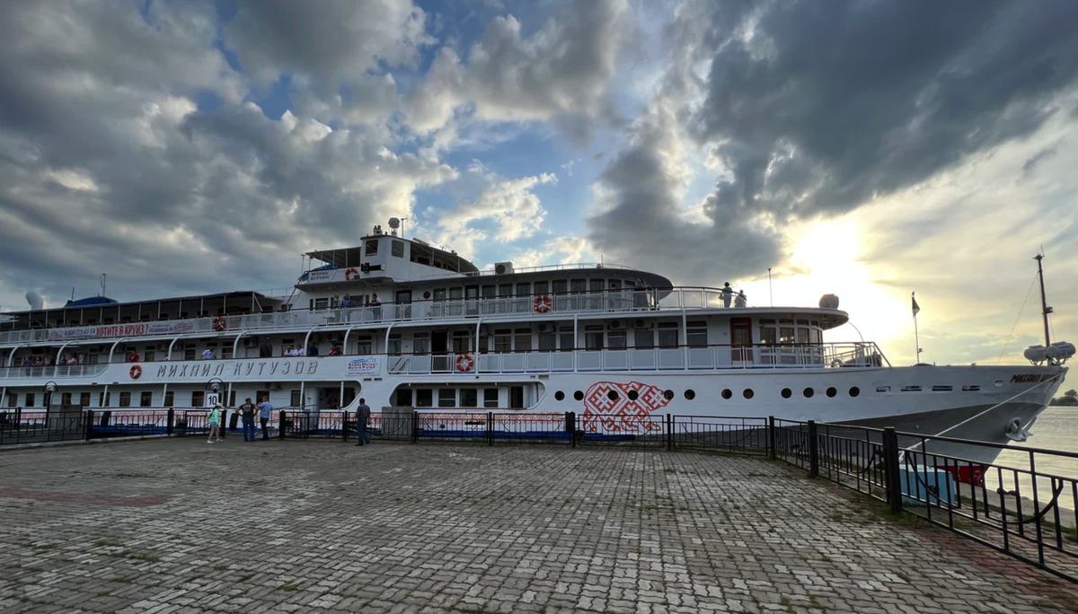От речного вокзала в Казани добраться до основных достопримечательностей — местного кремля и мечети Кул-Шариф — можно за 30 минут на общественном транспорте. Фото: Andr / Яндекс Карты