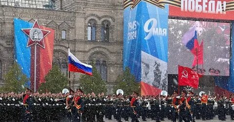  Москва, Красная площадь, 9 мая 2024 года. Парад Победы. Идёт снег. 