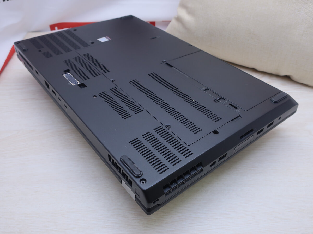 Внешний вид Lenovo ThinkPad P70