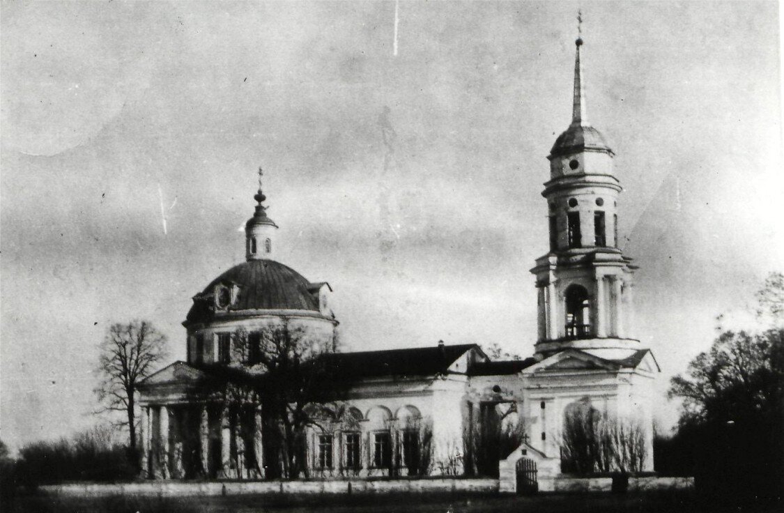 Церковь в старом Никольском-на-Черемшане 