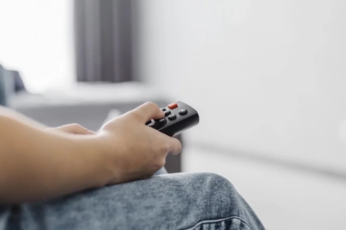    В прямом эфире журналисты, гости в студии и онлайн рассказывают истории своих семей.