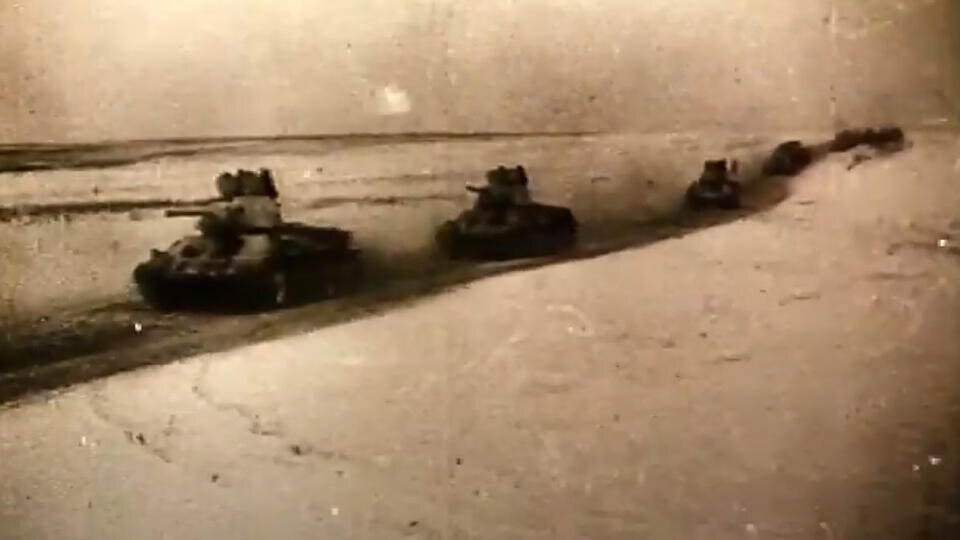 Фото: © YouTube/Кадр из фильма "В далёкий край" реж. Галины Долматовской