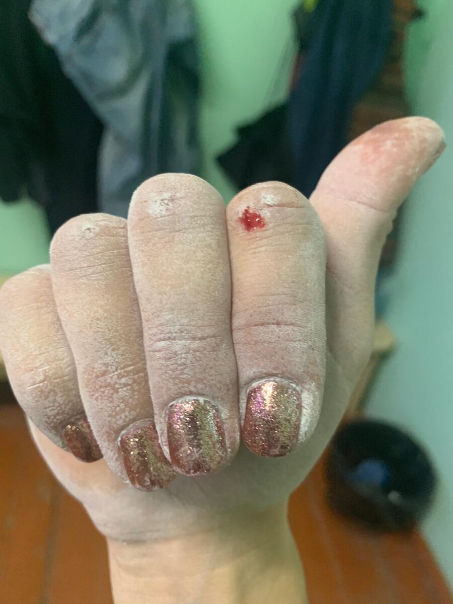 из старого. Так давно у меня маникюра не было)