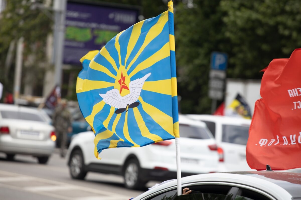 Краснодарский фотограф передал атмосферу в сквере Пограничников 9 мая |  Блокнот Краснодар | Дзен