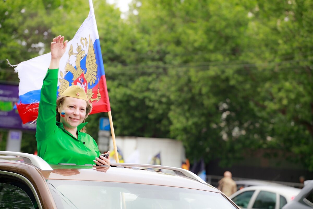 Краснодарский фотограф передал атмосферу в сквере Пограничников 9 мая |  Блокнот Краснодар | Дзен