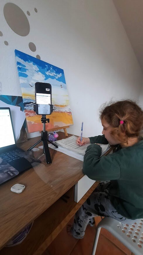 А когда садик в очередной раз не работает из-за болезни сотрудников, развивающую функцию беру на себя я, параллельно с учебой и работой